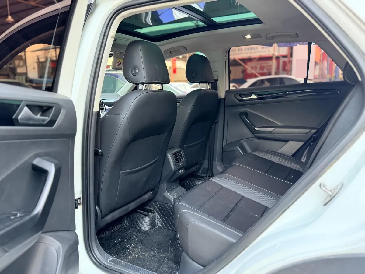 2019 Volkswagen T-Roc 1.4T 150HP L4 7DCT,autocango,china used car exporter,china ev exporter,chinese used car exporter,chinese used ev exporter