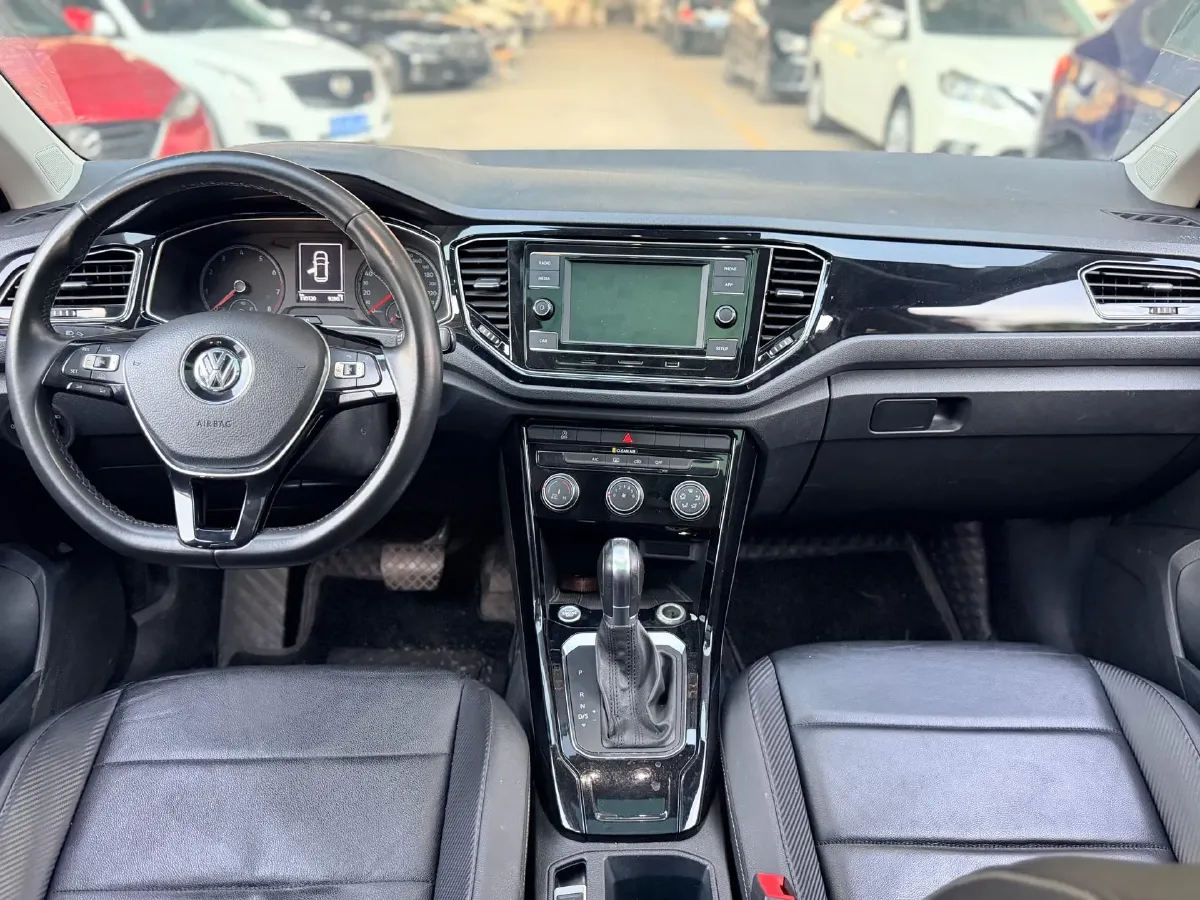 2019 Volkswagen T-Roc 1.4T 150HP L4 7DCT,autocango,china used car exporter,china ev exporter,chinese used car exporter,chinese used ev exporter