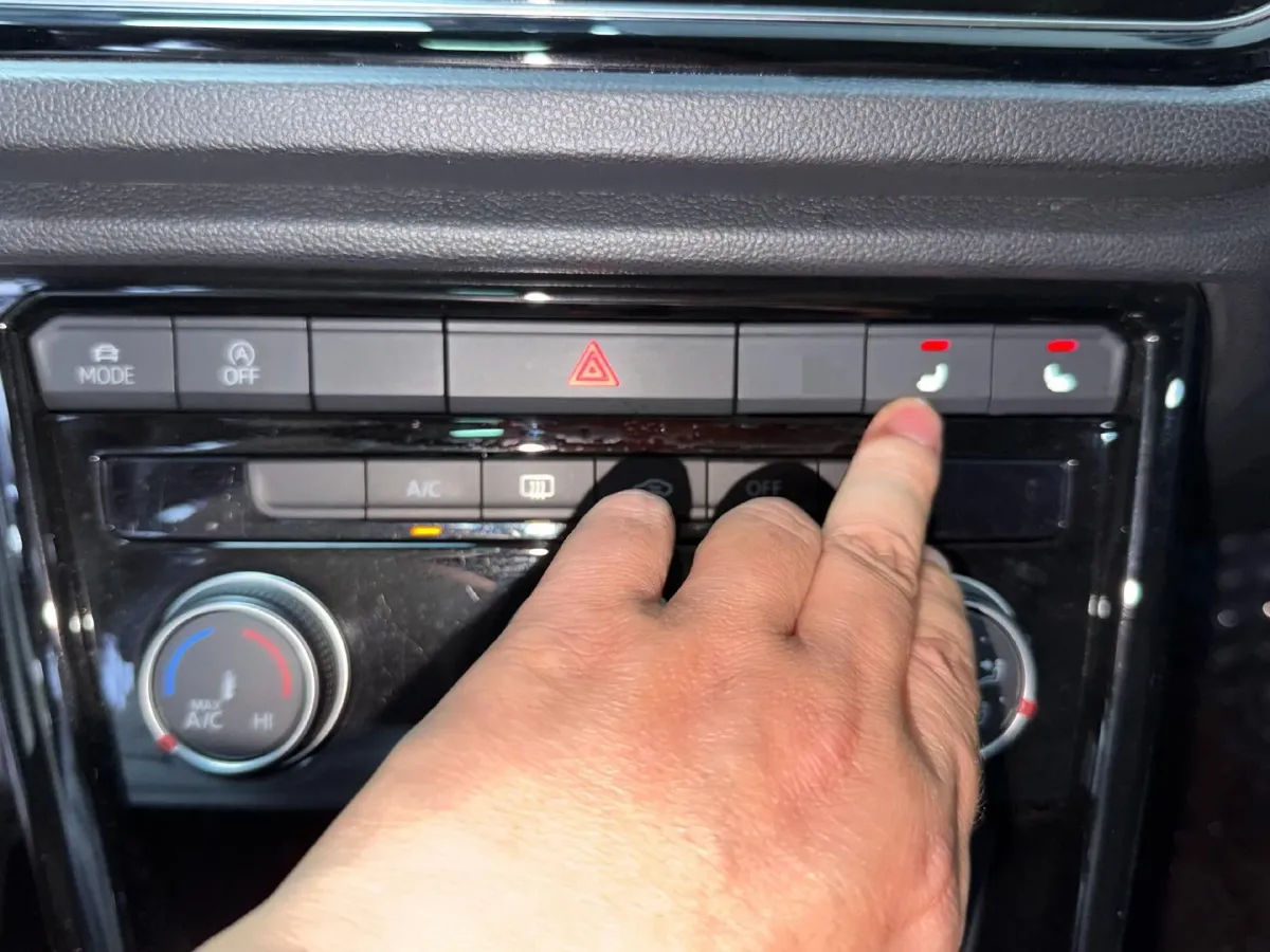 2022 Volkswagen T-Roc 1.4T 150HP L4 7DCT,autocango,china used car exporter,china ev exporter,chinese used car exporter,chinese used ev exporter