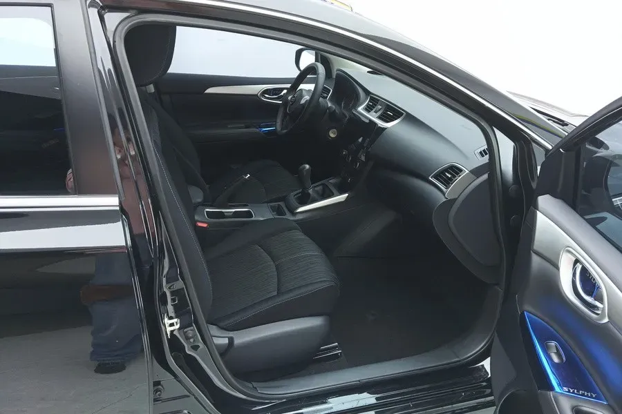 2021 Nissan Sylphy 1.6L 122HP L4 5MT,autocango,china used car exporter,china ev exporter,chinese used car exporter,chinese used ev exporter