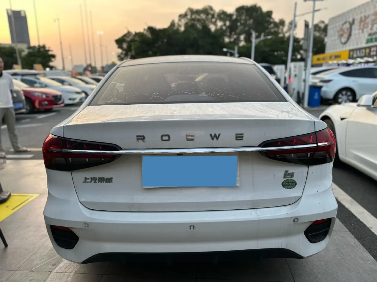 2021 Roewe i5 1.5L 120HP L4 5MT,autocango,china used car exporter,china ev exporter,chinese used car exporter,chinese used ev exporter