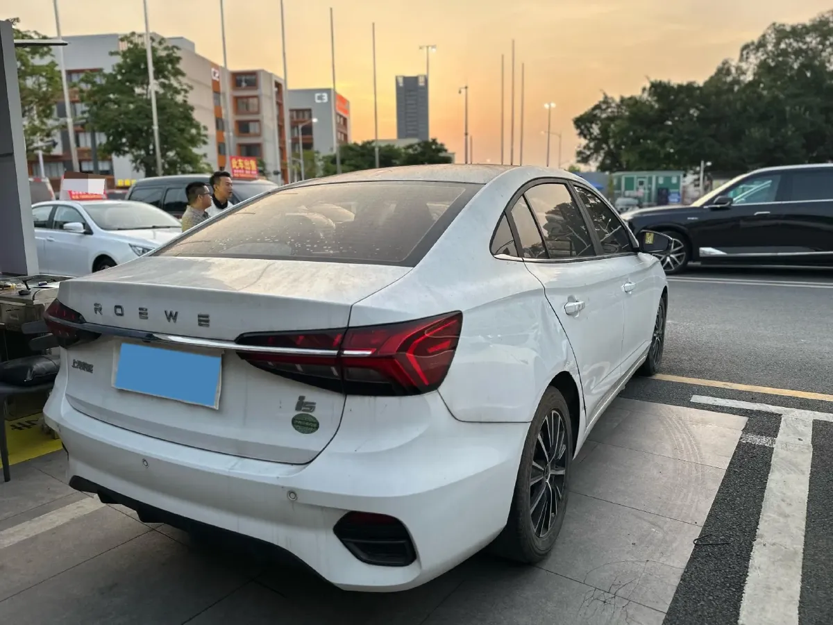 2021 Roewe i5 1.5L 120HP L4 5MT,autocango,china used car exporter,china ev exporter,chinese used car exporter,chinese used ev exporter
