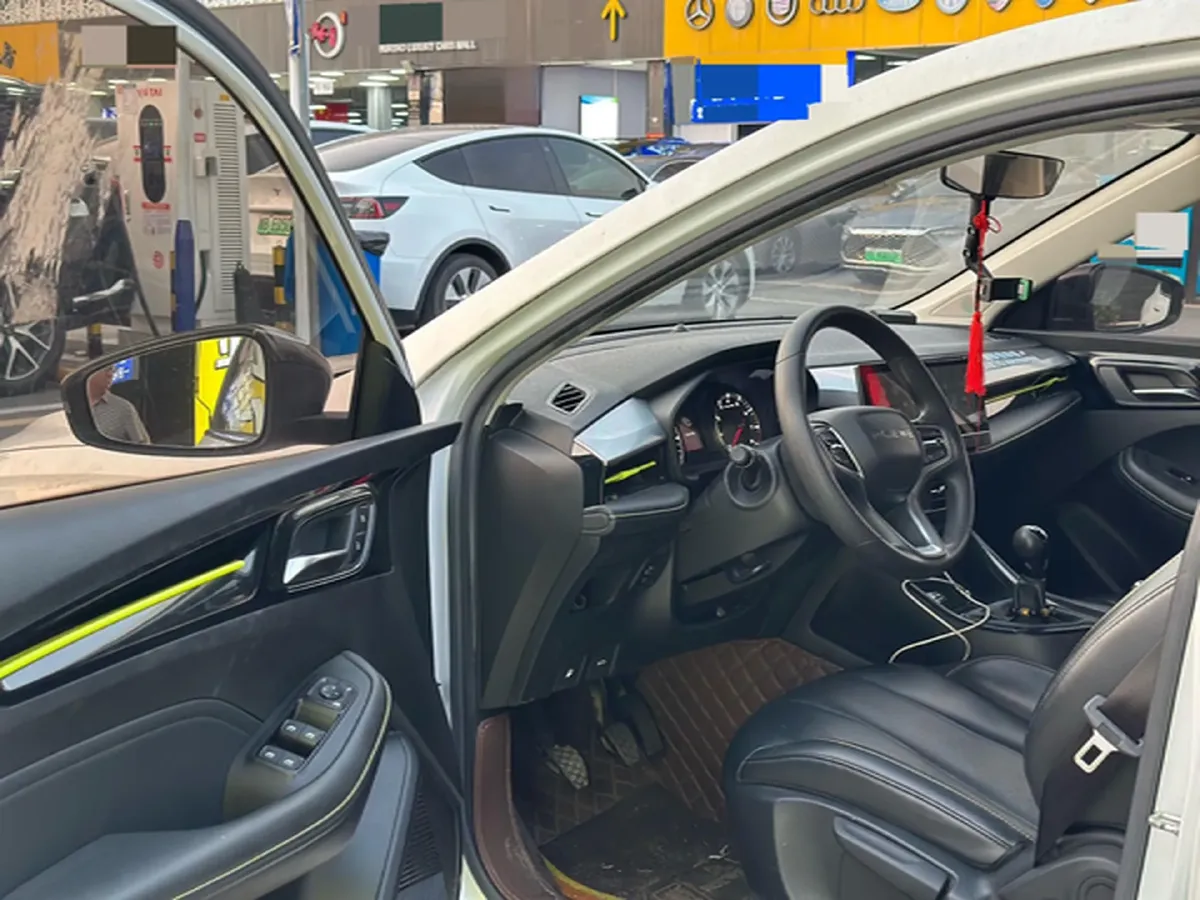 2021 Roewe i5 1.5L 120HP L4 5MT,autocango,china used car exporter,china ev exporter,chinese used car exporter,chinese used ev exporter