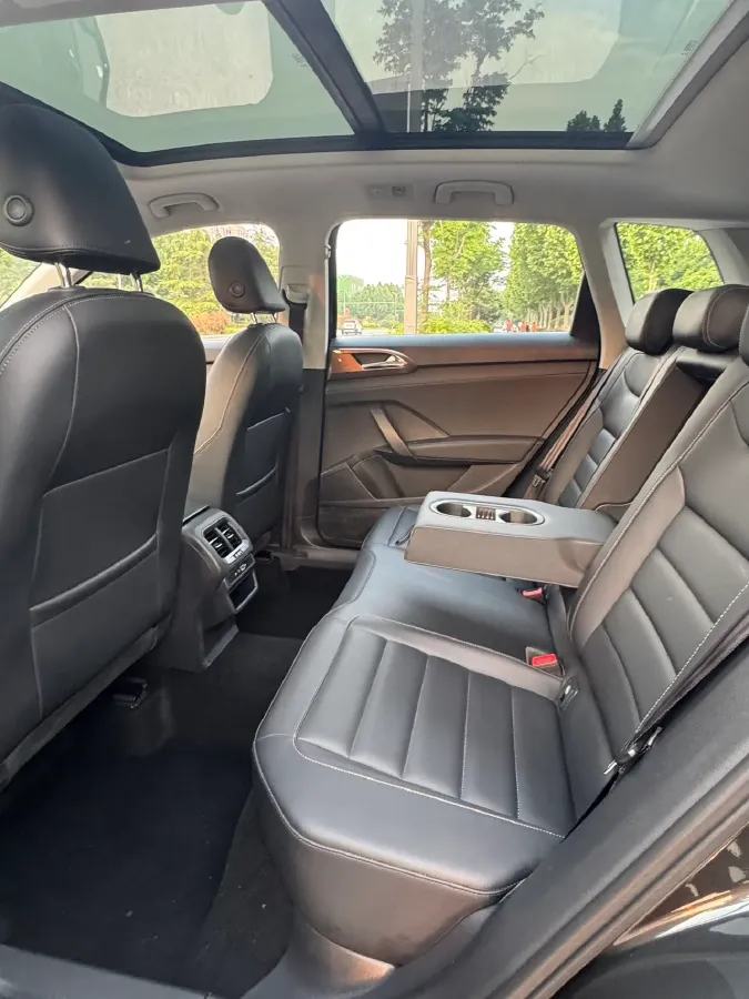 2020 Volkswagen Tharu 2.0T 186HP L4 7DCT,autocango,china used car exporter,china ev exporter,chinese used car exporter,chinese used ev exporter