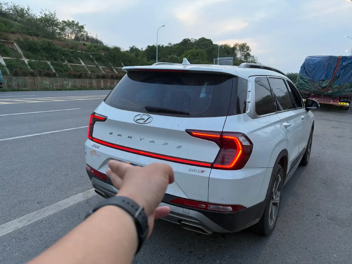 2023 Hyundai Santafe 2.0T 230HP L4 8AT,autocango,china used car exporter,china ev exporter,chinese used car exporter,chinese used ev exporter