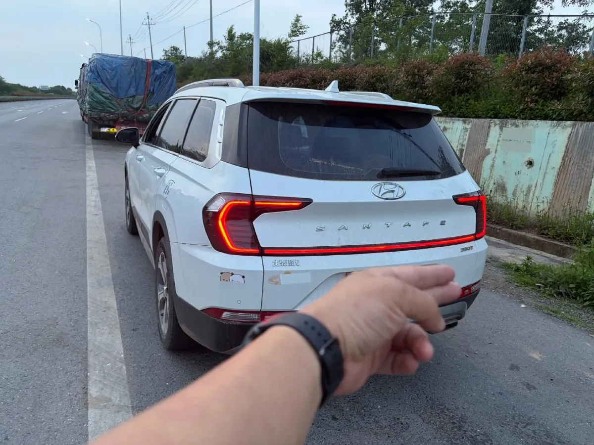 2023 Hyundai Santafe 2.0T 230HP L4 8AT,autocango,china used car exporter,china ev exporter,chinese used car exporter,chinese used ev exporter