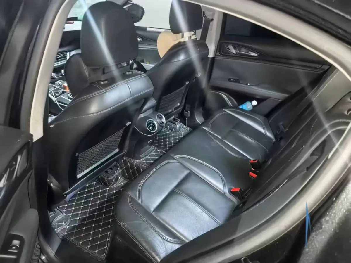 2017 Jaguar XE 2.0T 240HP L4 8AT,autocango,china used car exporter,china ev exporter,chinese used car exporter,chinese used ev exporter