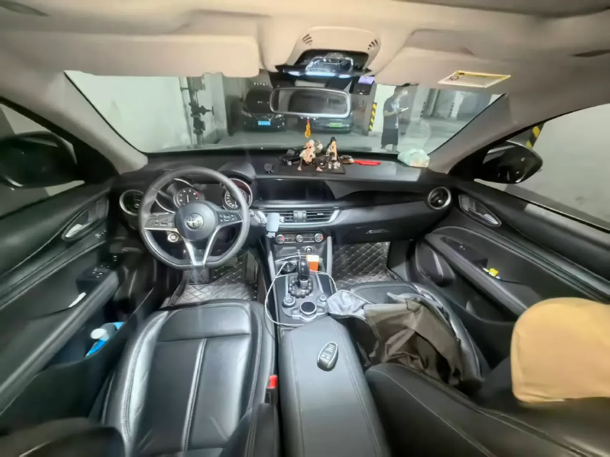 2017 Jaguar XE 2.0T 240HP L4 8AT,autocango,china used car exporter,china ev exporter,chinese used car exporter,chinese used ev exporter