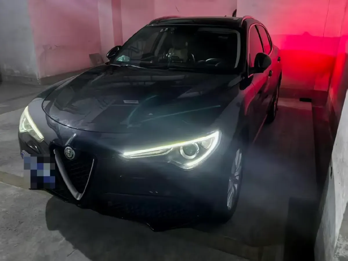 2017 Jaguar XE 2.0T 240HP L4 8AT,autocango,china used car exporter,china ev exporter,chinese used car exporter,chinese used ev exporter