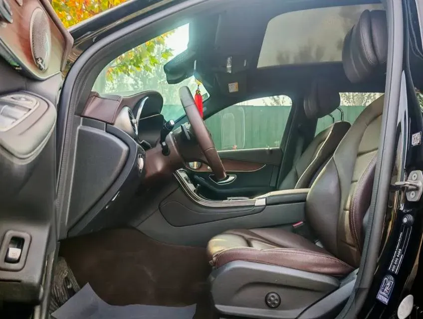 2021 Mercedes-Benz GLC Class 2.0T 258HP L4 9AT,autocango,china used car exporter,china ev exporter,chinese used car exporter,chinese used ev exporter