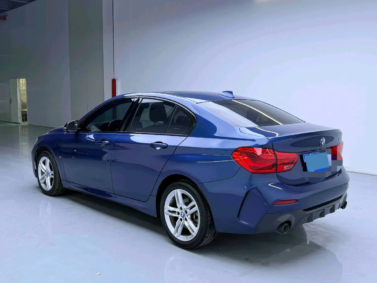 2021 BMW 1 Series 1.5T 140HP L3 7DCT,autocango,china used car exporter,china ev exporter,chinese used car exporter,chinese used ev exporter