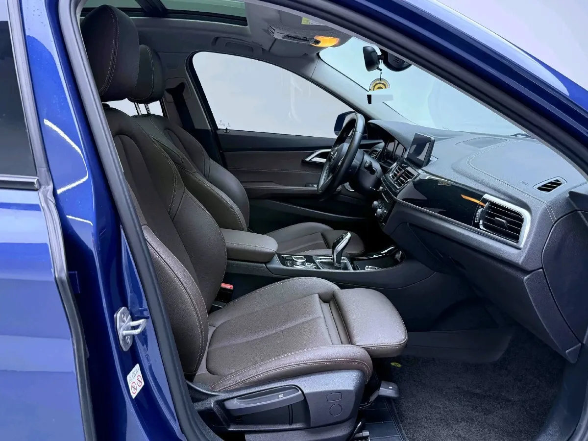 2021 BMW 1 Series 1.5T 140HP L3 7DCT,autocango,china used car exporter,china ev exporter,chinese used car exporter,chinese used ev exporter