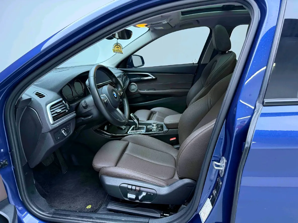 2021 BMW 1 Series 1.5T 140HP L3 7DCT,autocango,china used car exporter,china ev exporter,chinese used car exporter,chinese used ev exporter