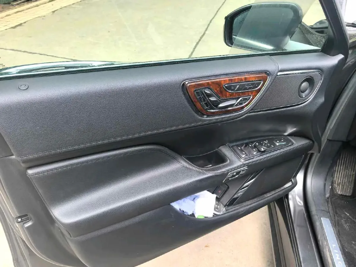 2017 Lincoln Continental 3.0T 378HP V6 6AT,autocango,china used car exporter,china ev exporter,chinese used car exporter,chinese used ev exporter