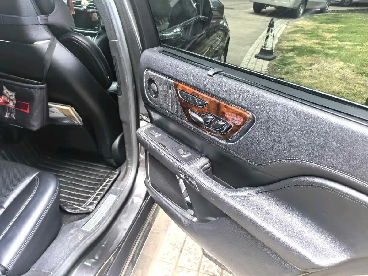 2017 Lincoln Continental 3.0T 378HP V6 6AT,autocango,china used car exporter,china ev exporter,chinese used car exporter,chinese used ev exporter