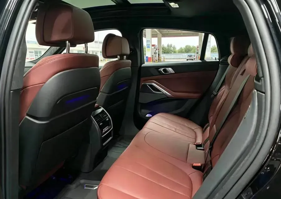 2022 BMW X6 3.0T 340HP L6 8AT,autocango,china used car exporter,china ev exporter,chinese used car exporter,chinese used ev exporter