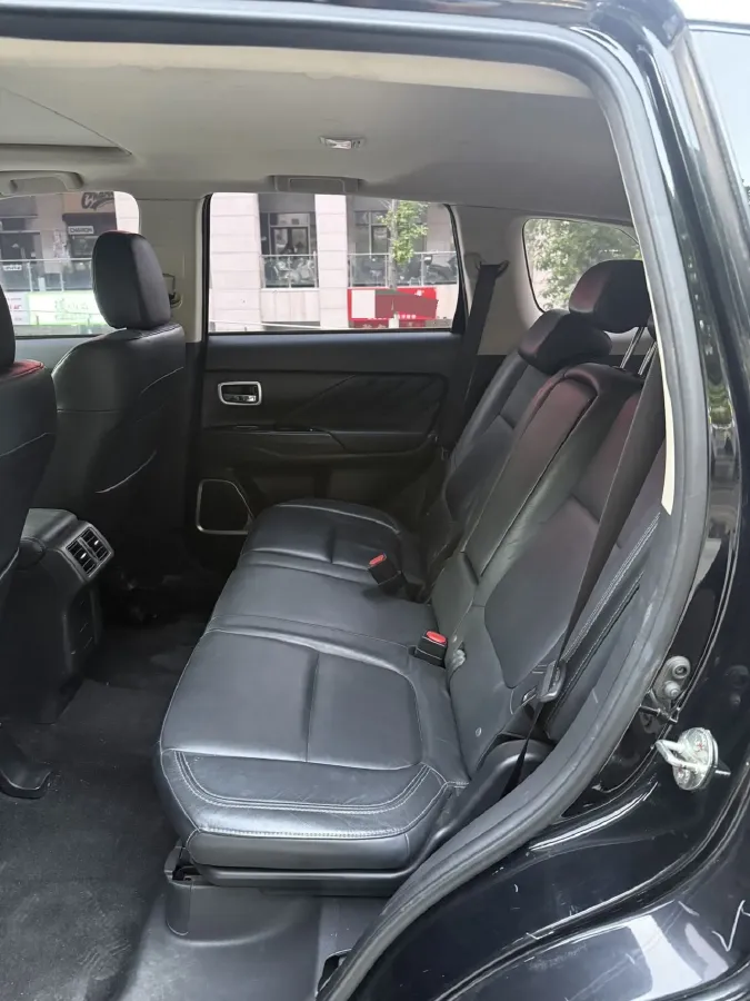 2019 Mitsubishi Outlander 2.0L 166HP L4 CVT,autocango,china used car exporter,china ev exporter,chinese used car exporter,chinese used ev exporter