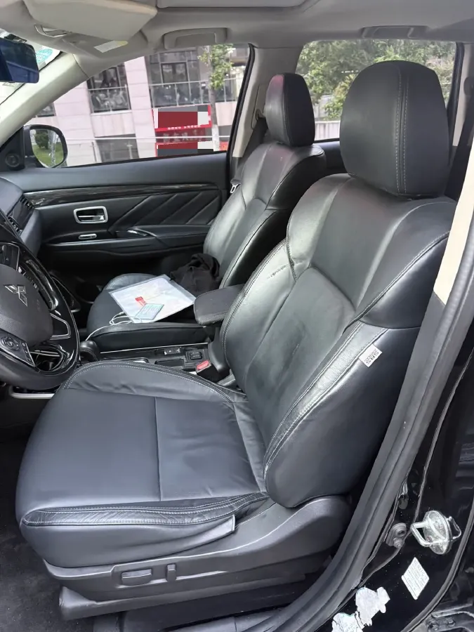 2019 Mitsubishi Outlander 2.0L 166HP L4 CVT,autocango,china used car exporter,china ev exporter,chinese used car exporter,chinese used ev exporter