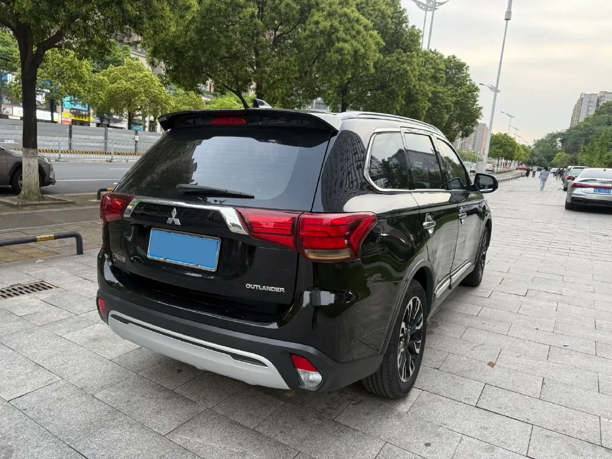 2019 Mitsubishi Outlander 2.0L 166HP L4 CVT,autocango,china used car exporter,china ev exporter,chinese used car exporter,chinese used ev exporter