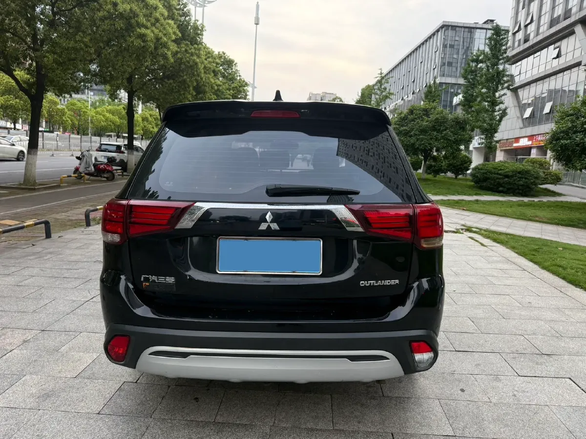 2019 Mitsubishi Outlander 2.0L 166HP L4 CVT,autocango,china used car exporter,china ev exporter,chinese used car exporter,chinese used ev exporter