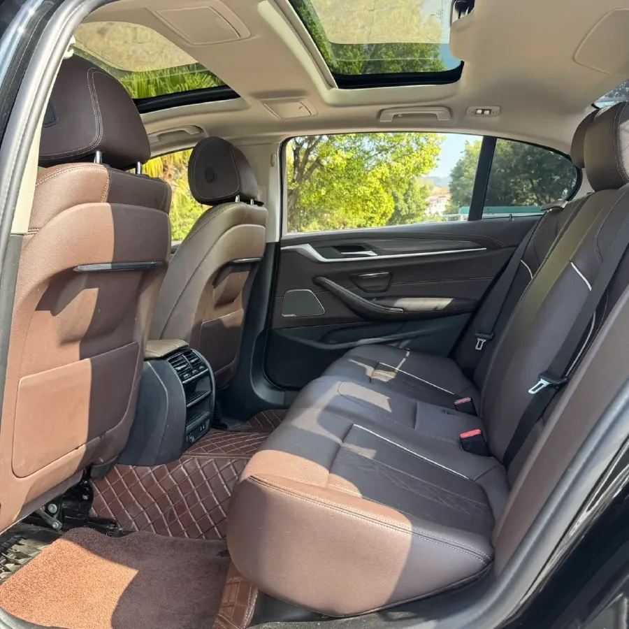 2022 BMW 5 Series 2.0T 252HP L4 8AT,autocango,china used car exporter,china ev exporter,chinese used car exporter,chinese used ev exporter