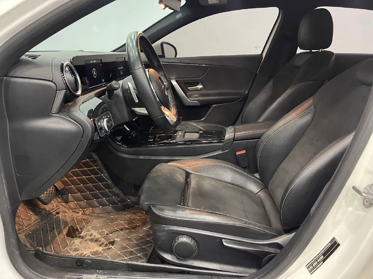 2020 Mercedes-Benz A Class 1.3T 136HP L4 7DCT,autocango,china used car exporter,china ev exporter,chinese used car exporter,chinese used ev exporter