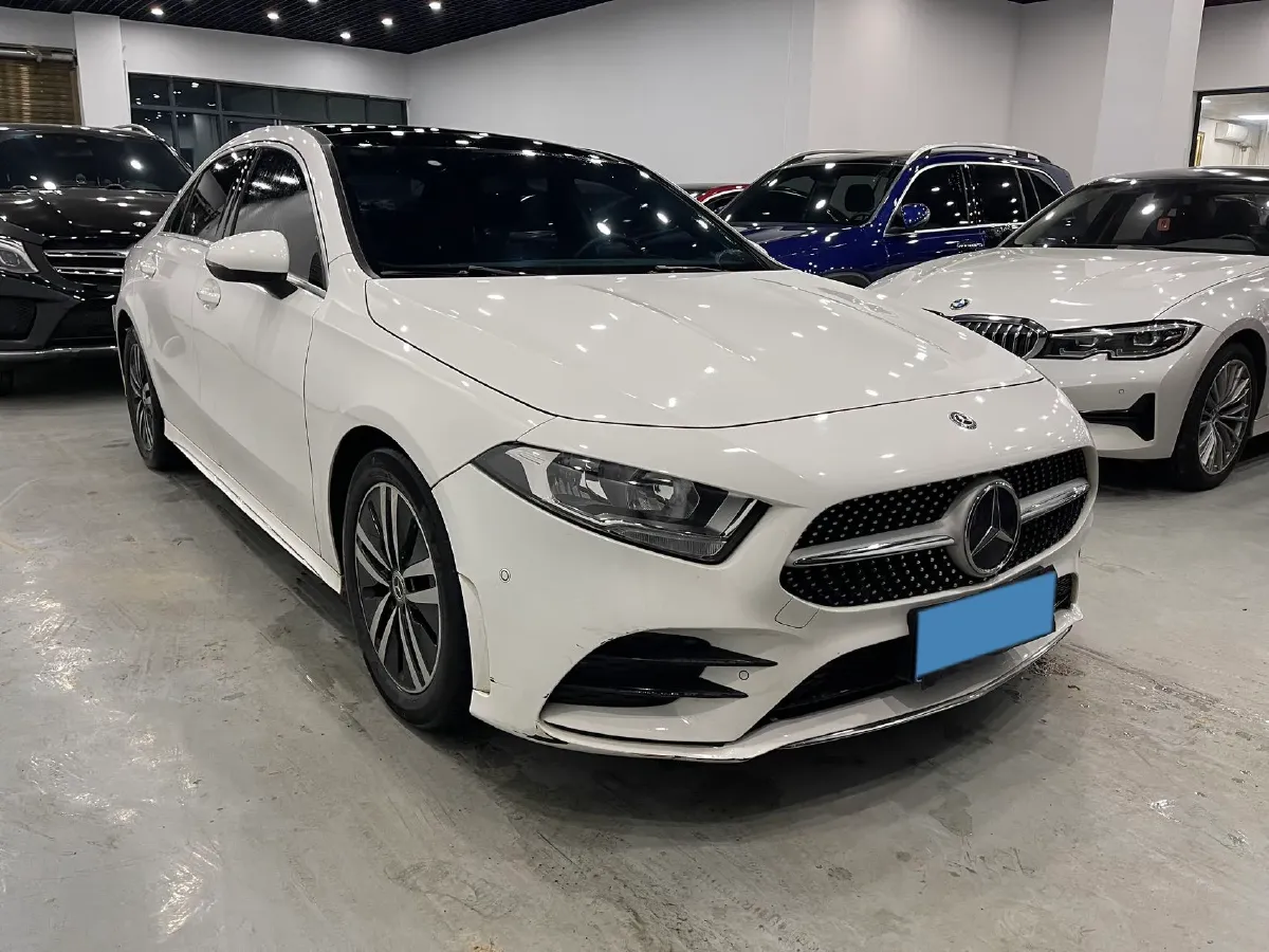 2020 Mercedes-Benz A Class 1.3T 136HP L4 7DCT,autocango,china used car exporter,china ev exporter,chinese used car exporter,chinese used ev exporter