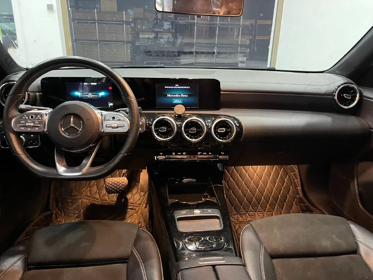 2020 Mercedes-Benz A Class 1.3T 136HP L4 7DCT,autocango,china used car exporter,china ev exporter,chinese used car exporter,chinese used ev exporter