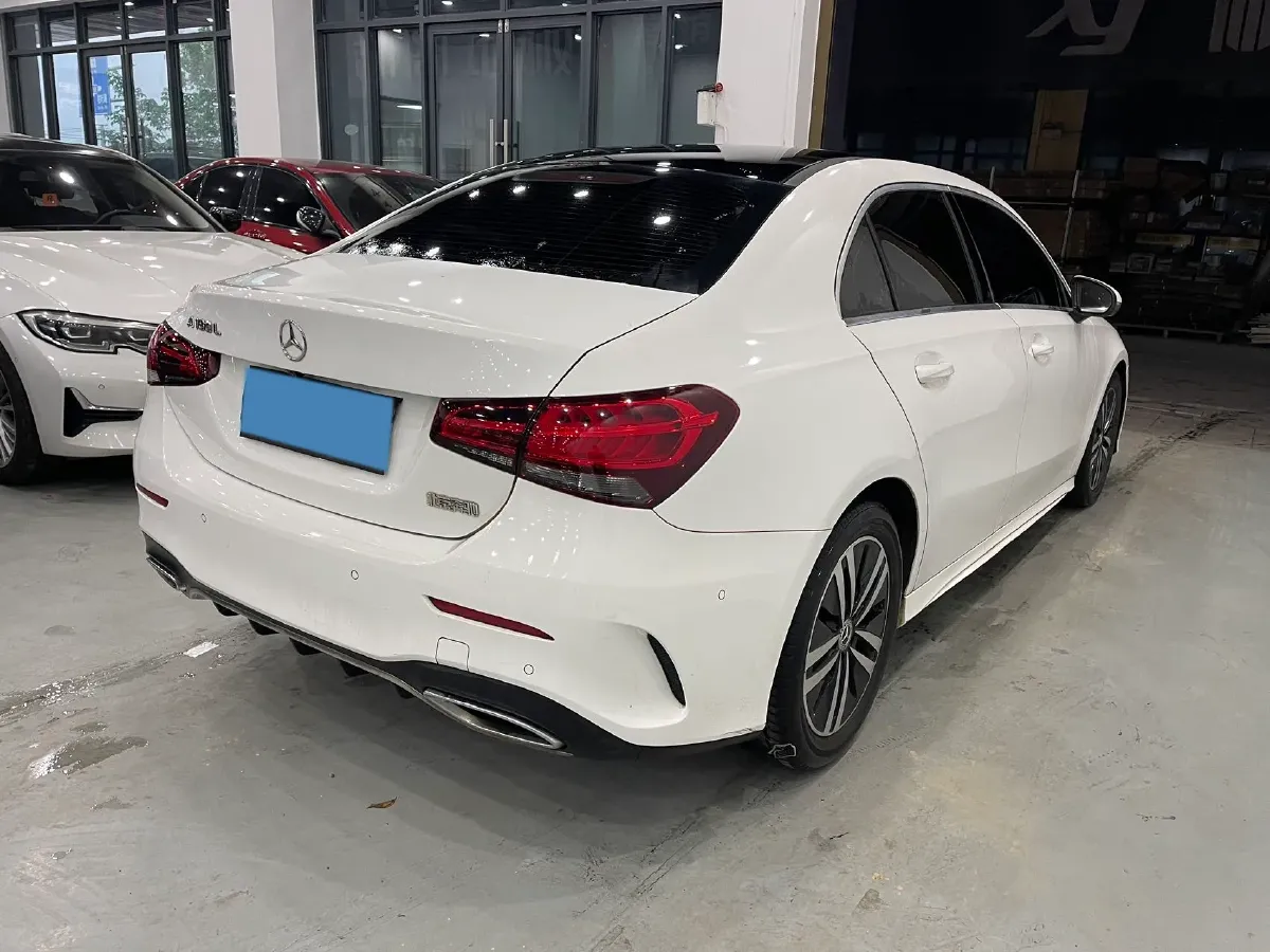 2020 Mercedes-Benz A Class 1.3T 136HP L4 7DCT,autocango,china used car exporter,china ev exporter,chinese used car exporter,chinese used ev exporter