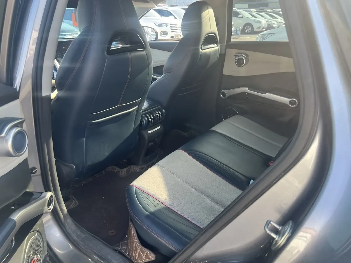 2022 Roewe RX5 MAX 1.5T 181HP L4 6AT,autocango,china used car exporter,china ev exporter,chinese used car exporter,chinese used ev exporter