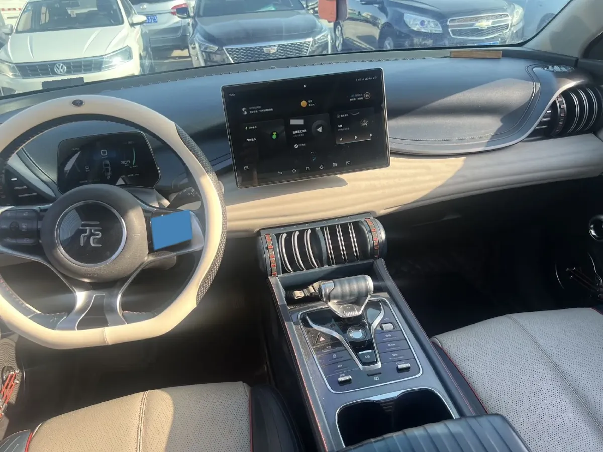 2022 Roewe RX5 MAX 1.5T 181HP L4 6AT,autocango,china used car exporter,china ev exporter,chinese used car exporter,chinese used ev exporter