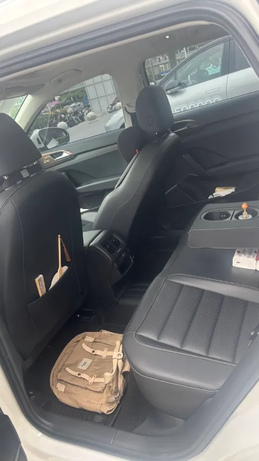 2022 Volkswagen Tharu 2.0T 186HP L4 7DCT,autocango,china used car exporter,china ev exporter,chinese used car exporter,chinese used ev exporter