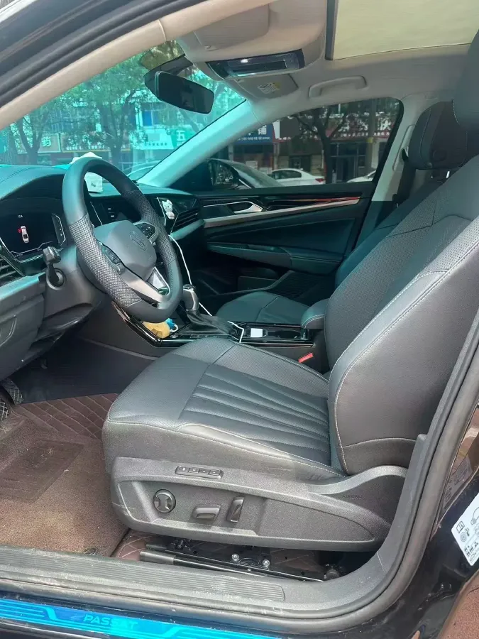 2024 Volkswagen Passat 2.0T 220HP L4 7DCT,autocango,china used car exporter,china ev exporter,chinese used car exporter,chinese used ev exporter