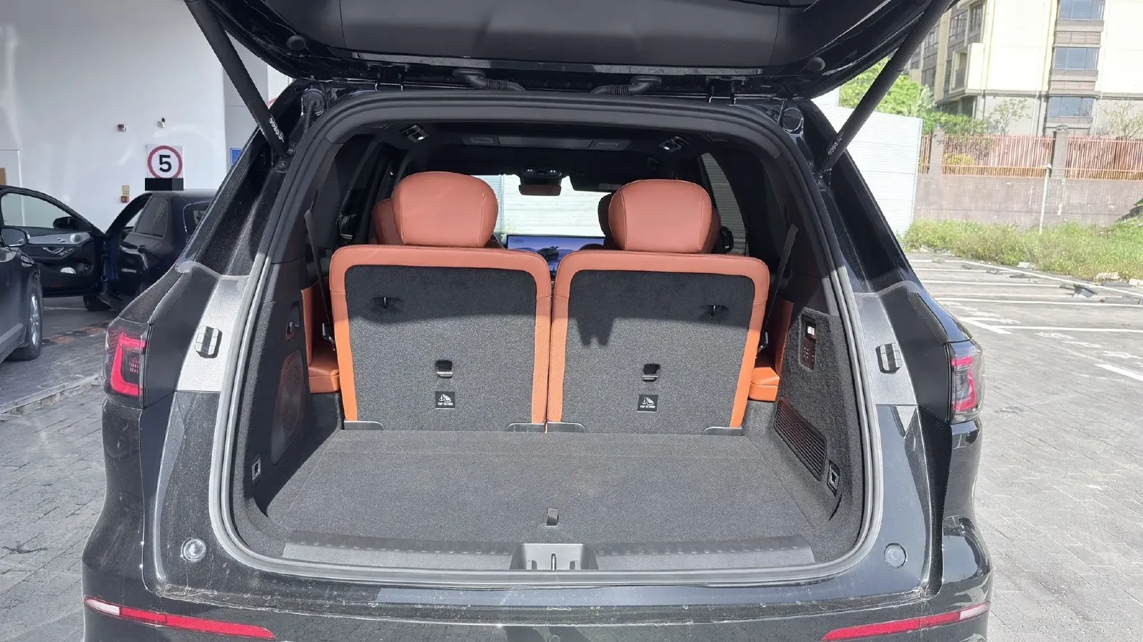 2025 Geely Galaxy M9 1.5T 163HP L4 3DHT PHEV,autocango,china used car exporter,china ev exporter,chinese used car exporter,chinese used ev exporter