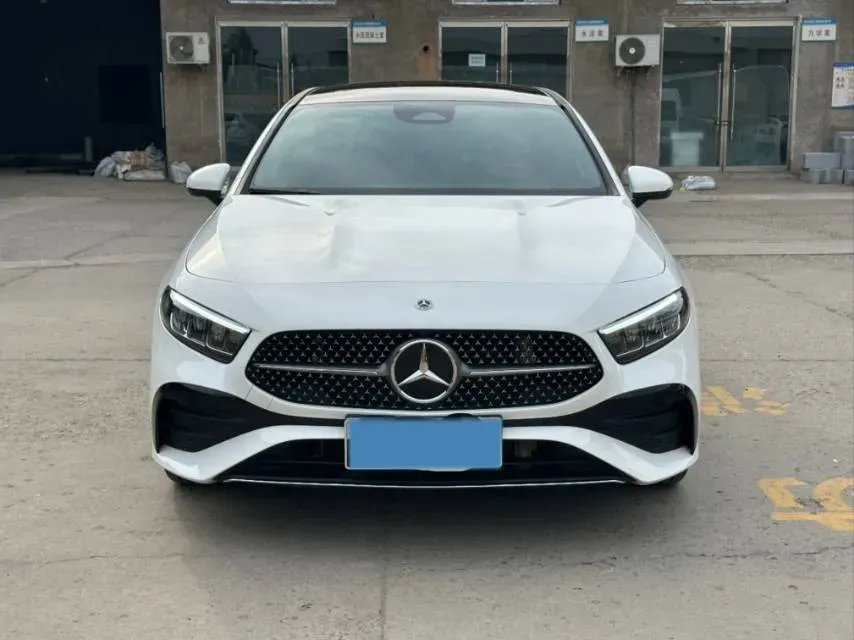 2025 Mercedes-Benz A Class 1.3T 163HP L4 7DCT,autocango,china used car exporter,china ev exporter,chinese used car exporter,chinese used ev exporter