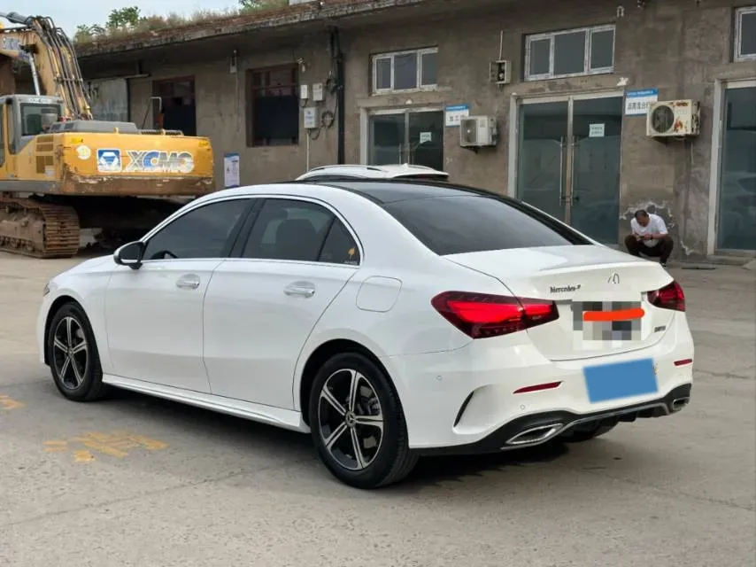 2025 Mercedes-Benz A Class 1.3T 163HP L4 7DCT,autocango,china used car exporter,china ev exporter,chinese used car exporter,chinese used ev exporter