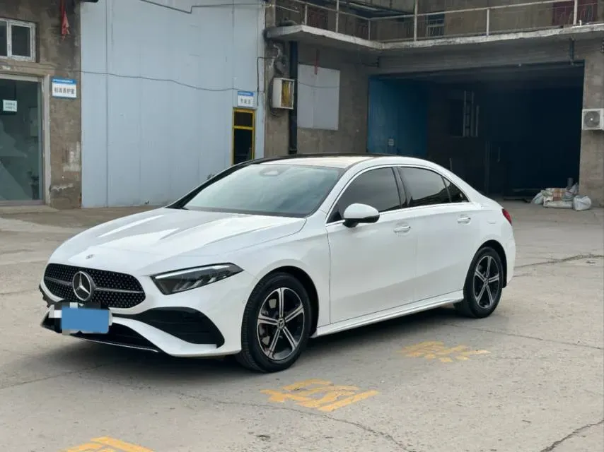2025 Mercedes-Benz A Class 1.3T 163HP L4 7DCT,autocango,china used car exporter,china ev exporter,chinese used car exporter,chinese used ev exporter