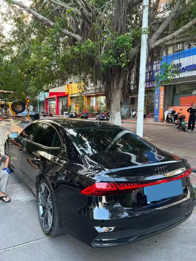 2024 Audi A7L 2.0T 245HP L4 7DCT,autocango,china used car exporter,china ev exporter,chinese used car exporter,chinese used ev exporter