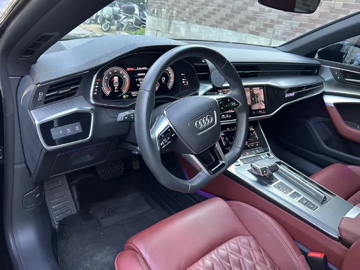 2024 Audi A7L 2.0T 245HP L4 7DCT,autocango,china used car exporter,china ev exporter,chinese used car exporter,chinese used ev exporter