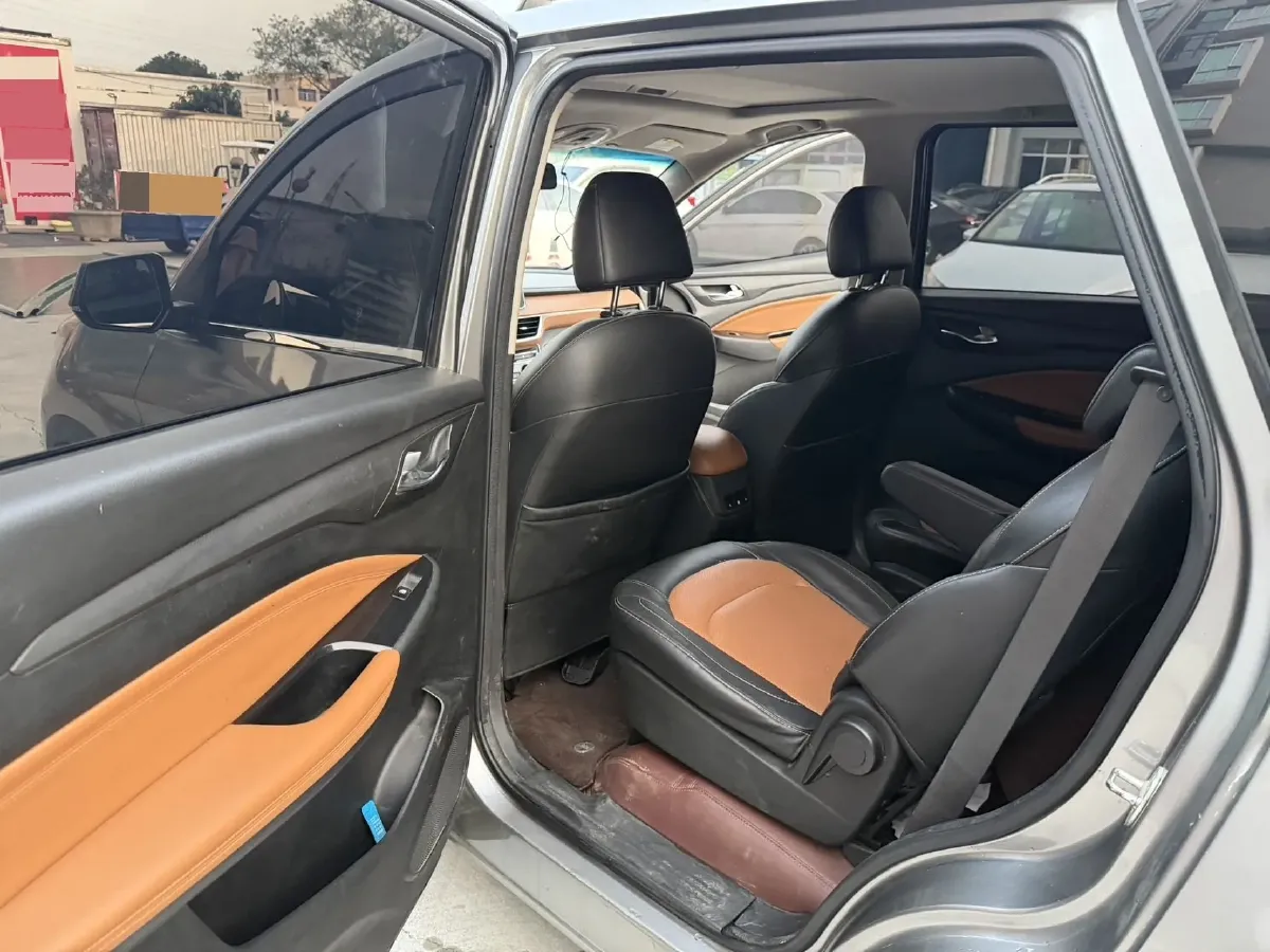 2018 WuLing HongGuang S3 1.5L 112HP L4 6MT,autocango,china used car exporter,china ev exporter,chinese used car exporter,chinese used ev exporter