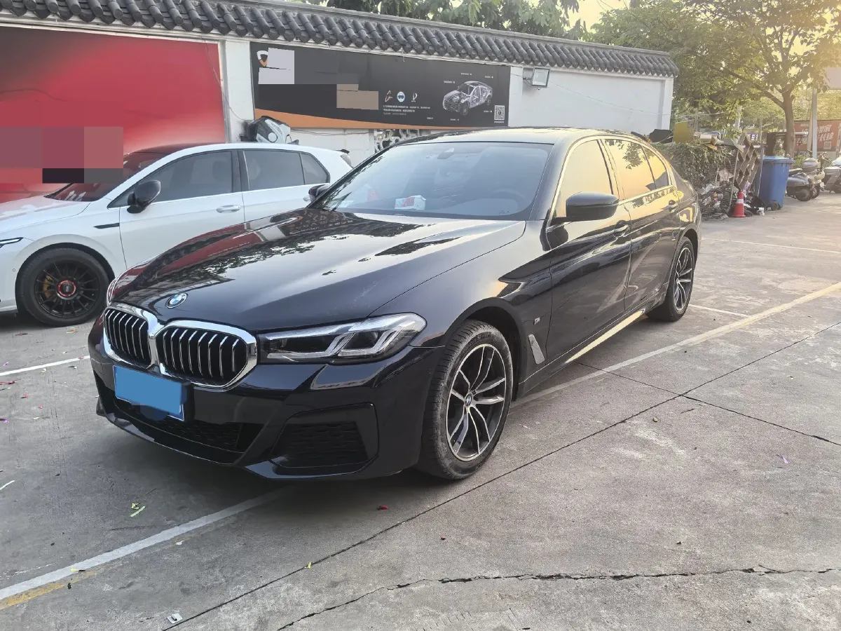 2022 BMW 5 Series 2.0T 184HP L4 8AT,autocango,china used car exporter,china ev exporter,chinese used car exporter,chinese used ev exporter