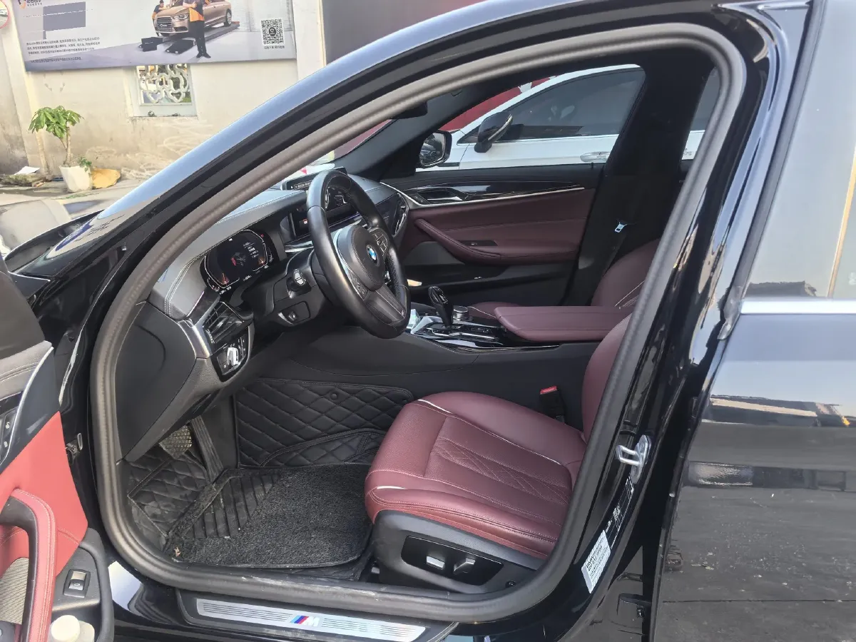 2022 BMW 5 Series 2.0T 184HP L4 8AT,autocango,china used car exporter,china ev exporter,chinese used car exporter,chinese used ev exporter