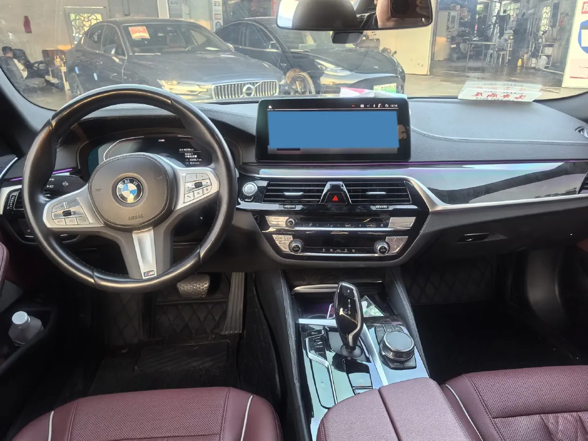 2022 BMW 5 Series 2.0T 184HP L4 8AT,autocango,china used car exporter,china ev exporter,chinese used car exporter,chinese used ev exporter