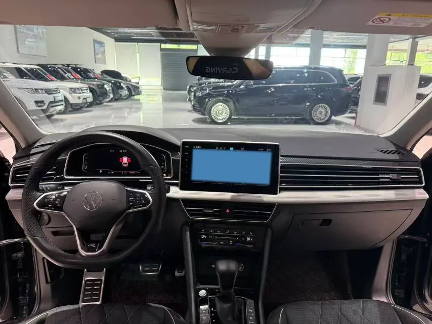 2023 Volkswagen Tiguan L 2.0T 186HP L4 7DCT,autocango,china used car exporter,china ev exporter,chinese used car exporter,chinese used ev exporter