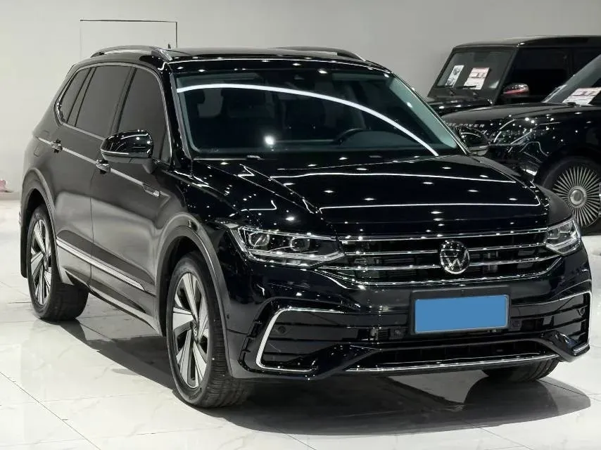 2023 Volkswagen Tiguan L 2.0T 186HP L4 7DCT,autocango,china used car exporter,china ev exporter,chinese used car exporter,chinese used ev exporter