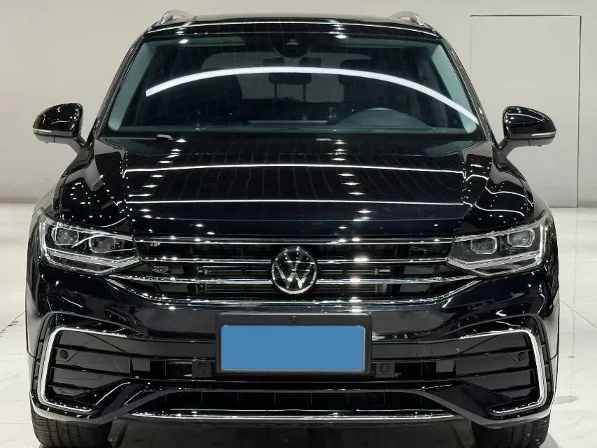 2023 Volkswagen Tiguan L 2.0T 186HP L4 7DCT,autocango,china used car exporter,china ev exporter,chinese used car exporter,chinese used ev exporter