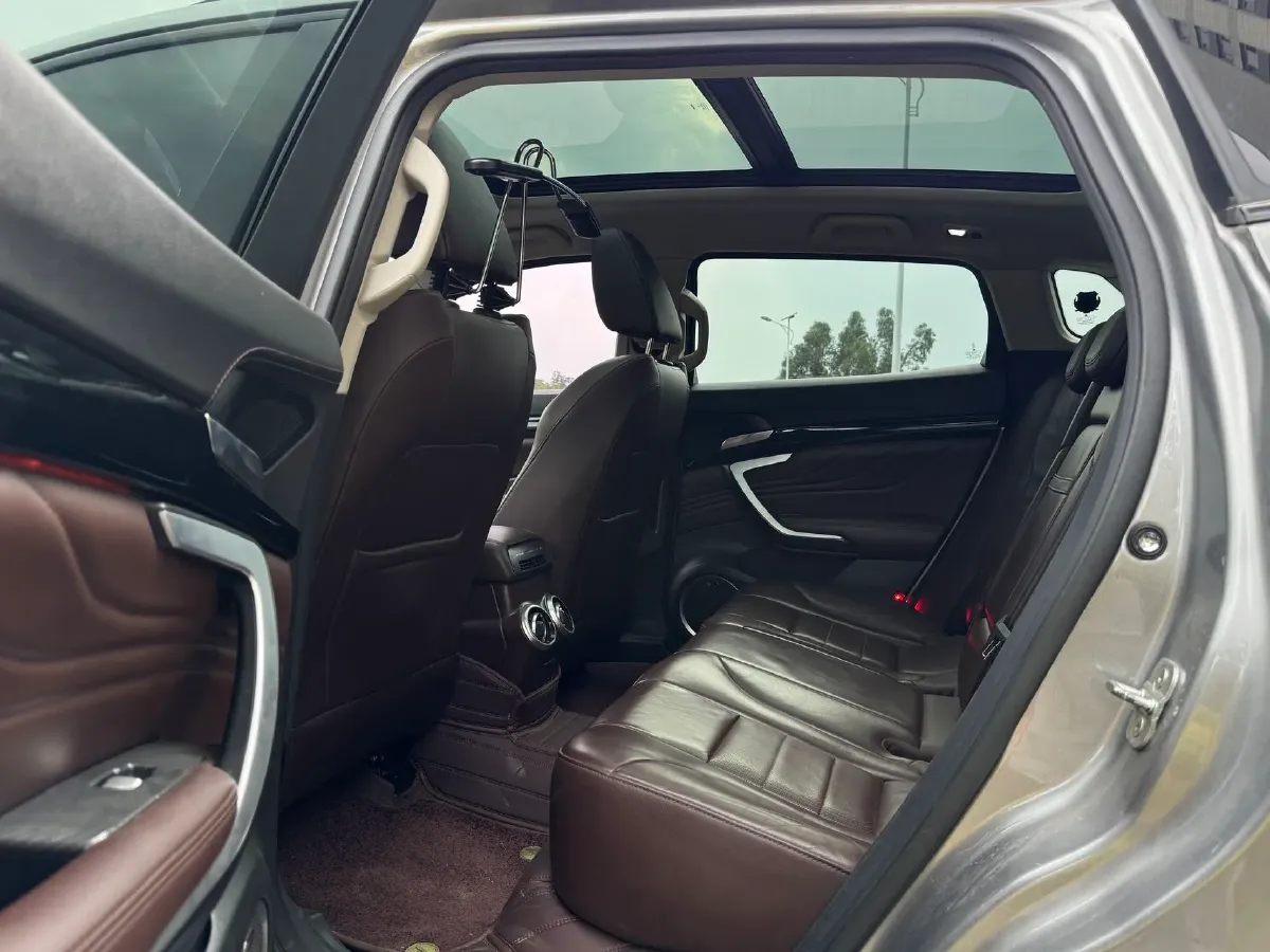 2017 WEY VV7 2.0T 234HP L4 7DCT,autocango,china used car exporter,china ev exporter,chinese used car exporter,chinese used ev exporter