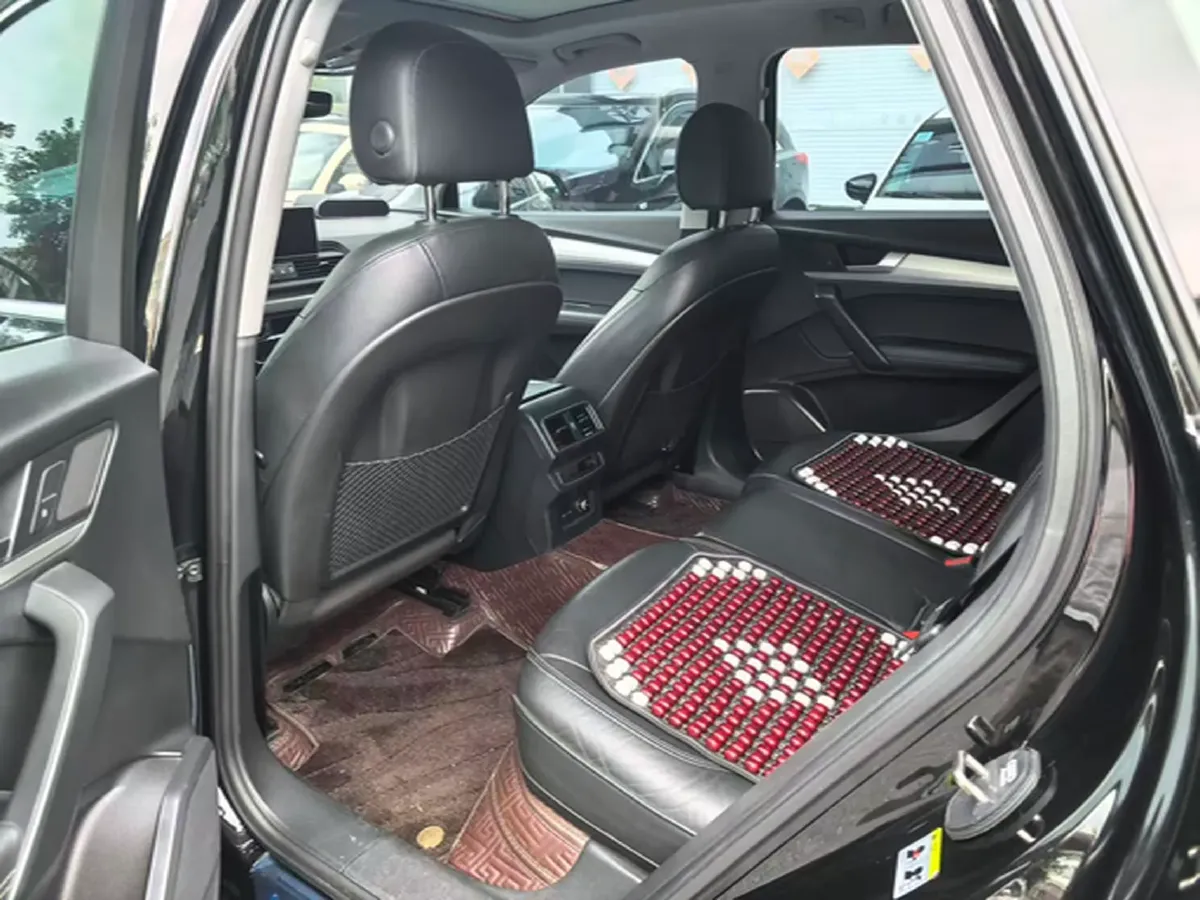 2020 Audi Q5L 2.0T 190HP L4 7DCT,autocango,china used car exporter,china ev exporter,chinese used car exporter,chinese used ev exporter