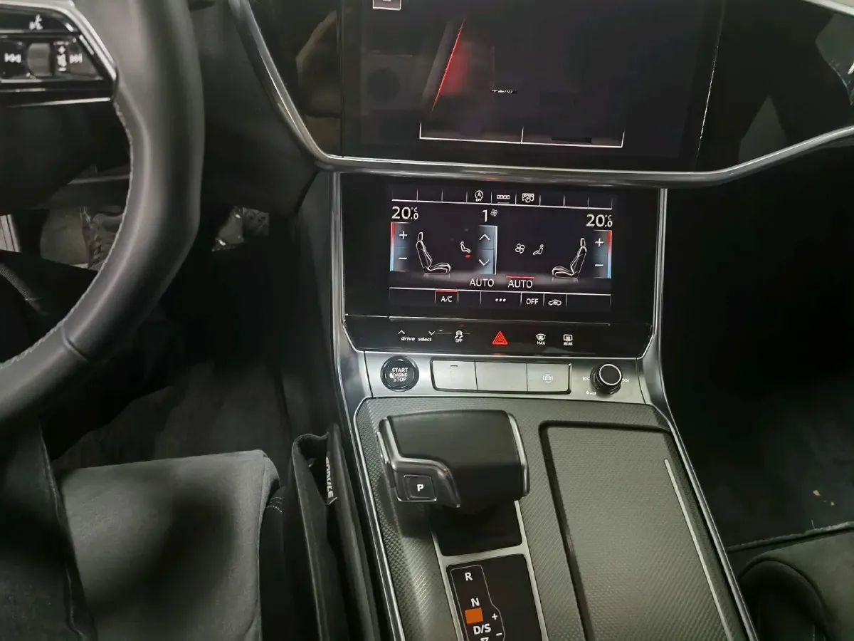 2022 Audi A6L 2.0T 224HP L4 7DCT,autocango,china used car exporter,china ev exporter,chinese used car exporter,chinese used ev exporter