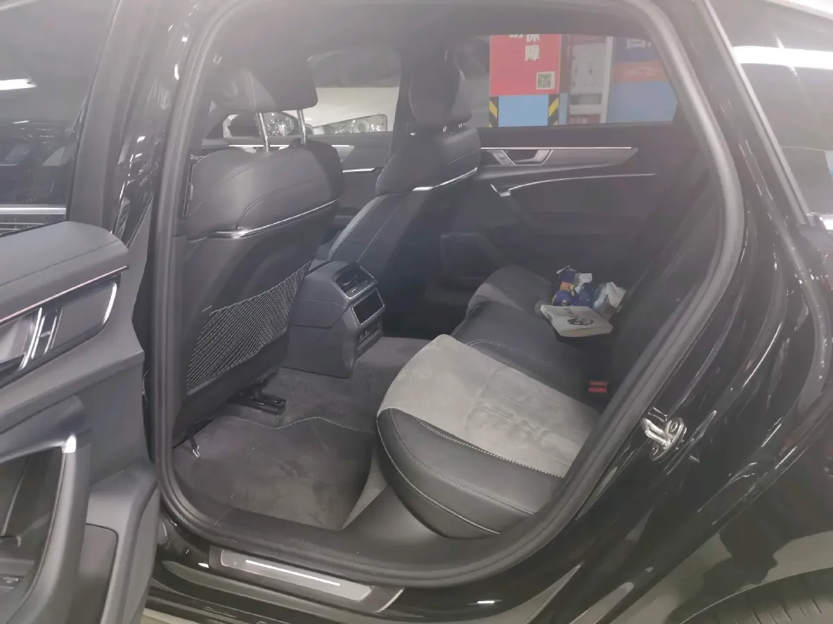 2022 Audi A6L 2.0T 224HP L4 7DCT,autocango,china used car exporter,china ev exporter,chinese used car exporter,chinese used ev exporter